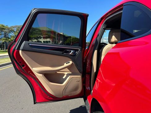 Used 2019 Porsche Macan image 15