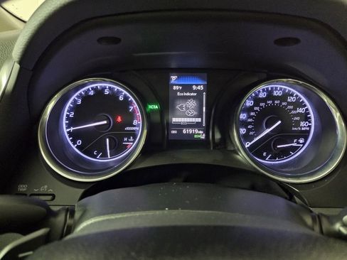 Used 2020 Toyota Camry SE w/ Convenience Package FWD image 15