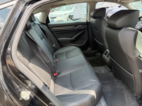 Used 2020 Honda Accord Touring image 16