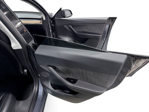 Certified 2021 Tesla Model Y 2WD image 12