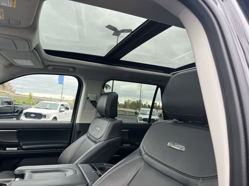 Certified 2025 Ford Expedition Platinum AWD/4WD image 17
