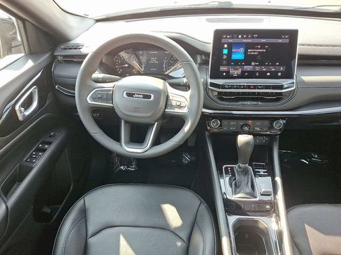 Used 2026 Jeep Compass Limited AWD/4WD image 12