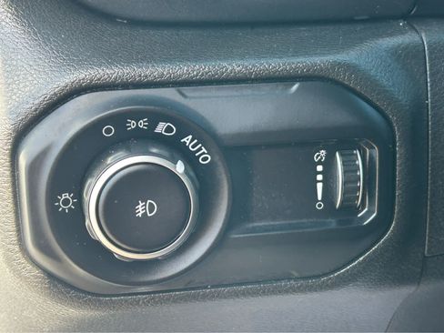 Used 2023 Jeep Wrangler Unlimited Sport AWD/4WD image 22