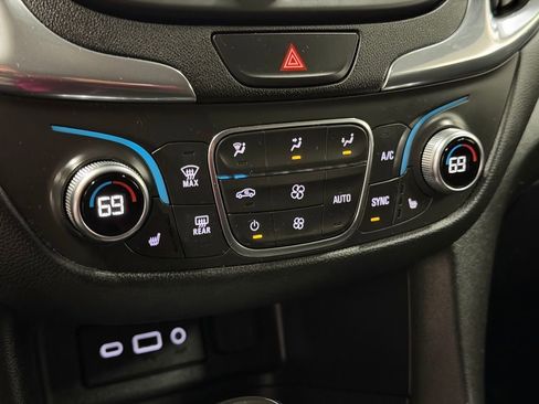 Used 2019 Chevrolet Equinox LT image 29