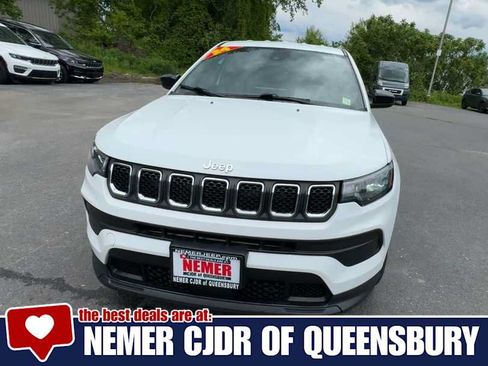 Used 2024 Jeep Compass Sport AWD/4WD image 3