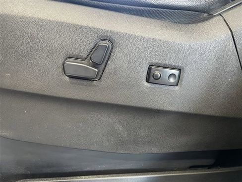 Used 2018 Dodge Grand Caravan SXT image 16