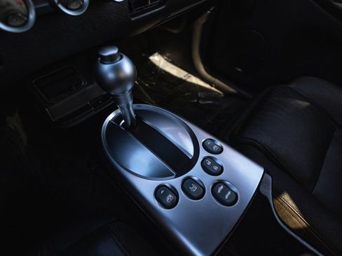 Used 2004 Chevrolet SSR w/ Preferred Equipment Group image 20