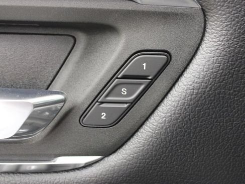 Used 2024 RAM 1500 Laramie AWD/4WD image 19