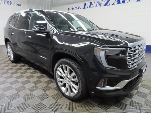 Used 2024 GMC Acadia Denali image 3