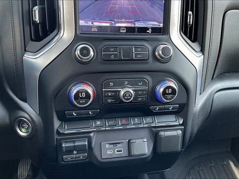 Used 2022 GMC Sierra 2500 SLE w/ SLE Convenience Package AWD/4WD image 16