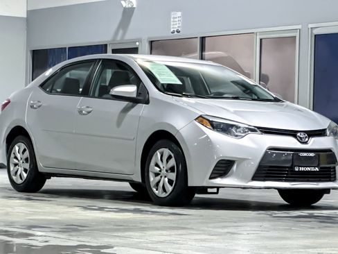 Used 2015 Toyota Corolla LE FWD image 6