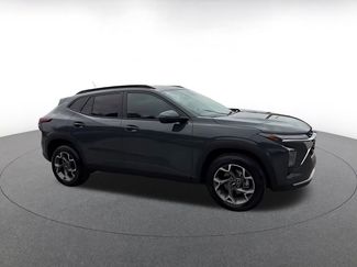Used 2025 Chevrolet Trax LT video 2