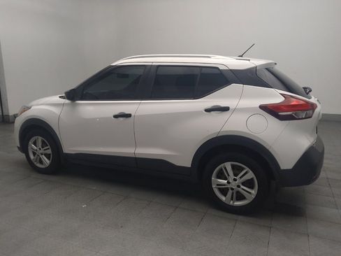 Used 2019 Nissan Kicks S FWD image 3