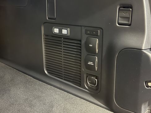 Used 2025 Lincoln Navigator L Reserve image 31