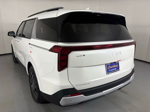 New 2026 Kia Carnival EX image 6