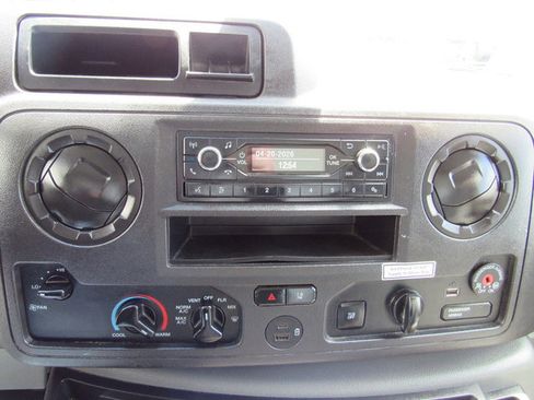 Used 2021 Ford E-350 and Econoline 350 Super Duty RWD image 30