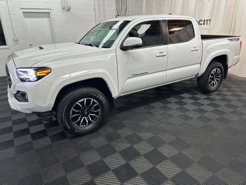 Used 2023 Toyota Tacoma TRD Sport w/ Advanced Technology Package AWD/4WD image 5