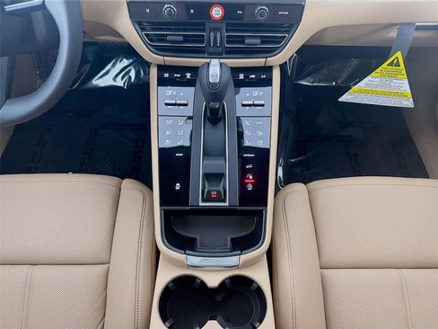 New 2026 Porsche Macan image 20