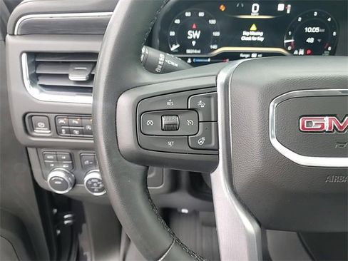 Used 2023 GMC Yukon XL SLT w/ SLT Premium Package image 15