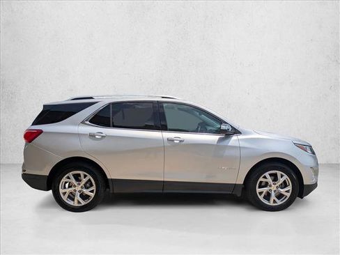 Used 2019 Chevrolet Equinox Premier FWD image 4