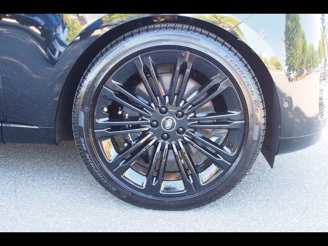 Used 2025 Land Rover Range Rover Long Wheelbase SE AWD/4WD image 9