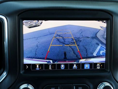 Used 2022 GMC Sierra 2500 AT4 w/ AT4 Premium Plus Package image 17