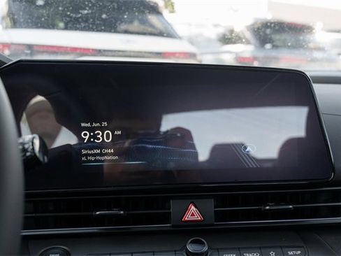 New 2025 Hyundai Elantra SEL image 15