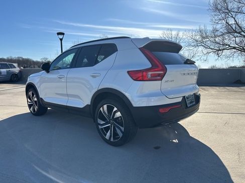 Certified 2025 Volvo XC40 B5 Plus image 6