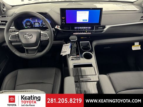 New 2026 Toyota Sienna XLE Woodland Edition AWD/4WD image 7