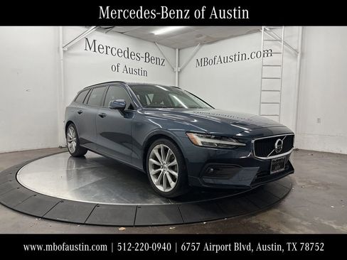 Used 2020 Volvo V60 T5 Momentum FWD image 1