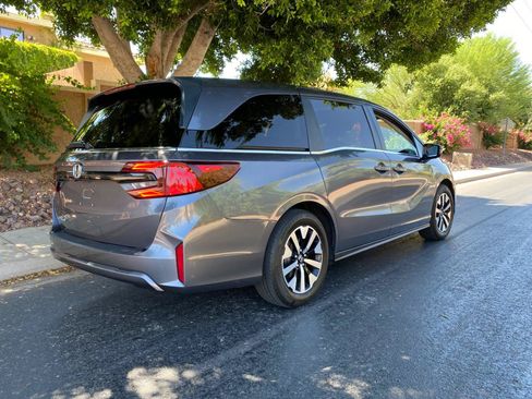 Used 2025 Honda Odyssey EX-L image 5