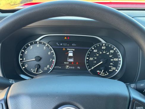 Certified 2025 Nissan Frontier SV image 23