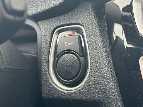 Used 2017 BMW 320i Sedan image 21