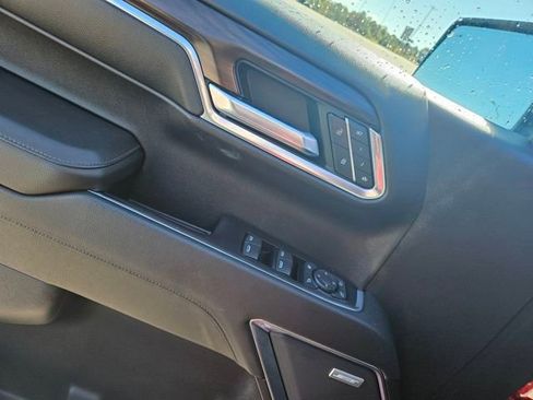 Used 2022 GMC Sierra 1500 SLT image 11
