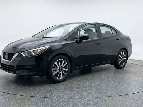 Used 2025 Nissan Versa SV FWD image 3