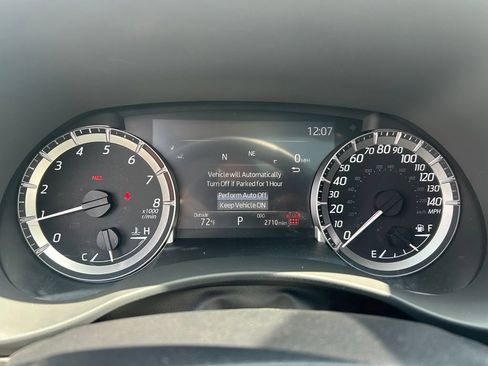 Used 2026 Toyota Highlander AWD image 13