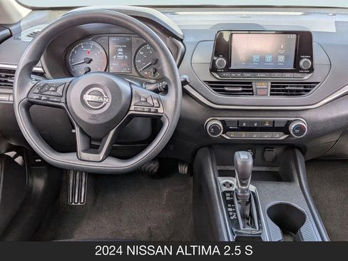 Used 2024 Nissan Altima 2.5 S FWD image 13