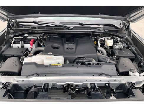 Used 2025 Toyota Tundra Limited w/ TRD Off-Road Package AWD/4WD image 12