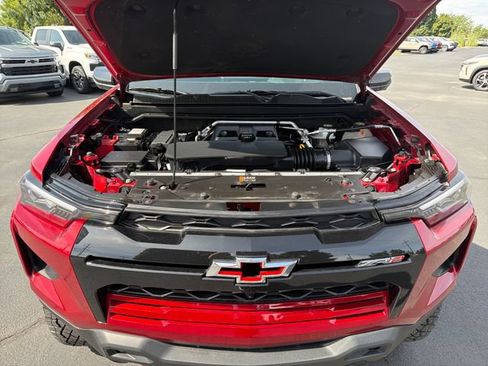 Used 2024 Chevrolet Colorado ZR2 w/ ZR2 Convenience Package III AWD/4WD image 21