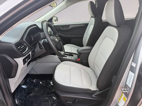 Used 2024 Ford Escape Active image 10