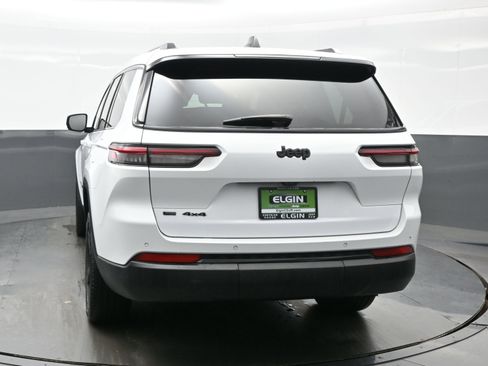 Used 2023 Jeep Grand Cherokee L Laredo image 5