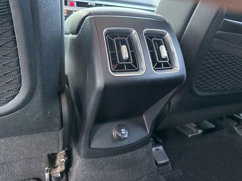 Used 2024 Kia Sorento LX image 18