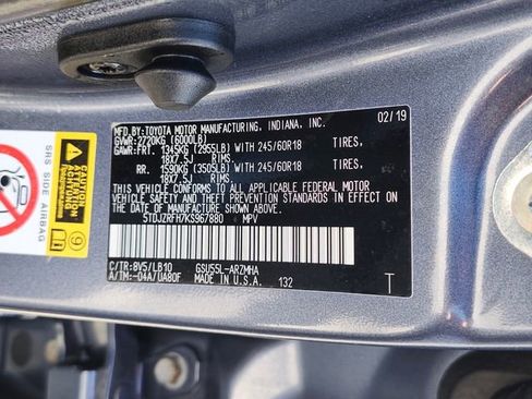 Used 2019 Toyota Highlander XLE AWD/4WD image 38