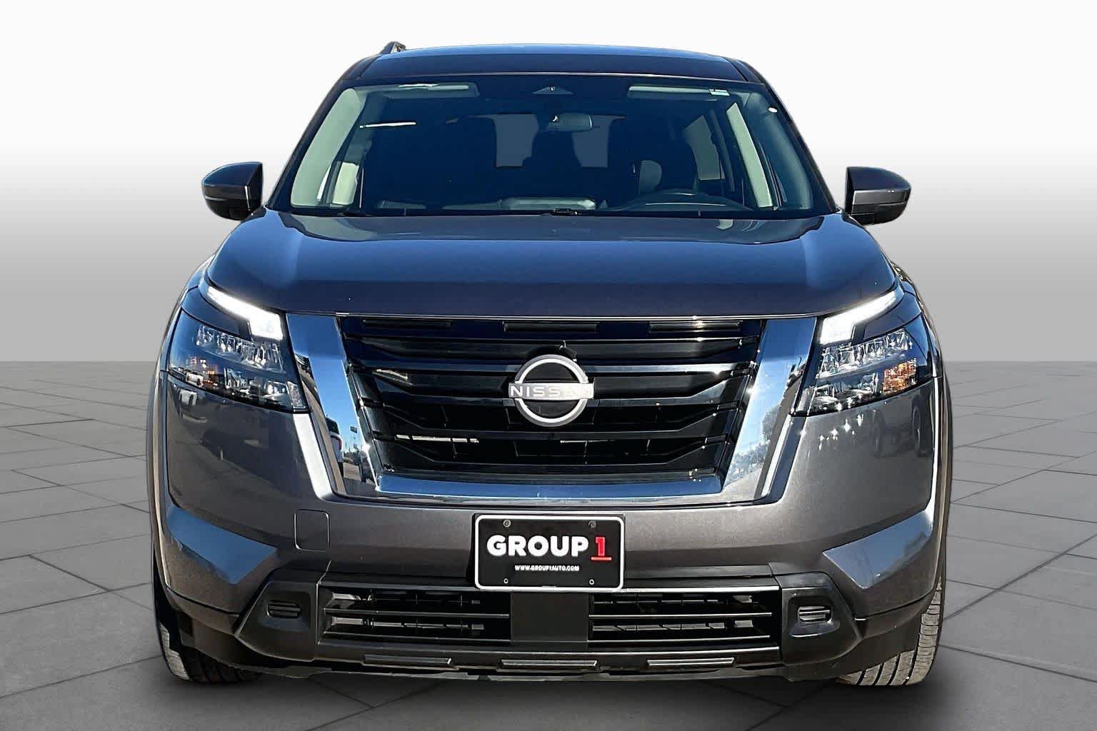 Used 2025 Nissan Pathfinder SV AWD/4WD image 4