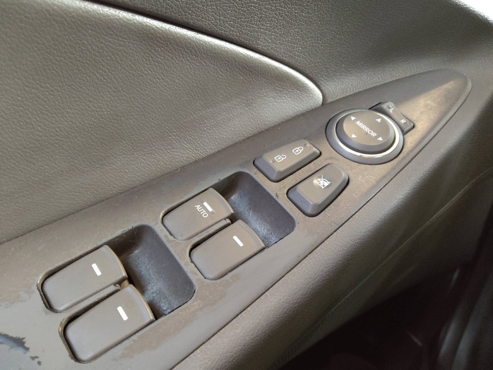 Used 2014 Hyundai Sonata Limited w/ Technology Package 05 FWD image 27