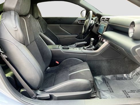 Used 2025 Toyota GR86 Premium w/ ALL Weather Mat Package (TMS) RWD image 26