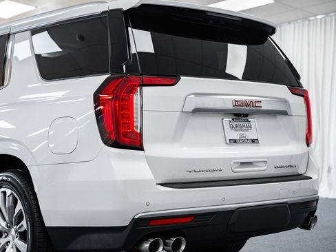Used 2022 GMC Yukon Denali w/ Denali Premium Package image 6