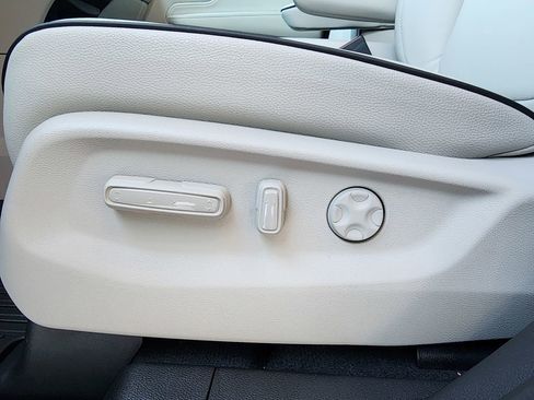 Used 2026 Honda Odyssey Touring image 19