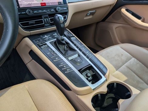 Used 2020 Porsche Macan AWD/4WD image 41