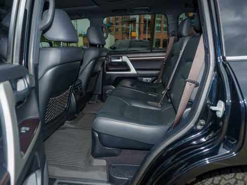 Used 2020 Toyota Land Cruiser Heritage Edition image 13